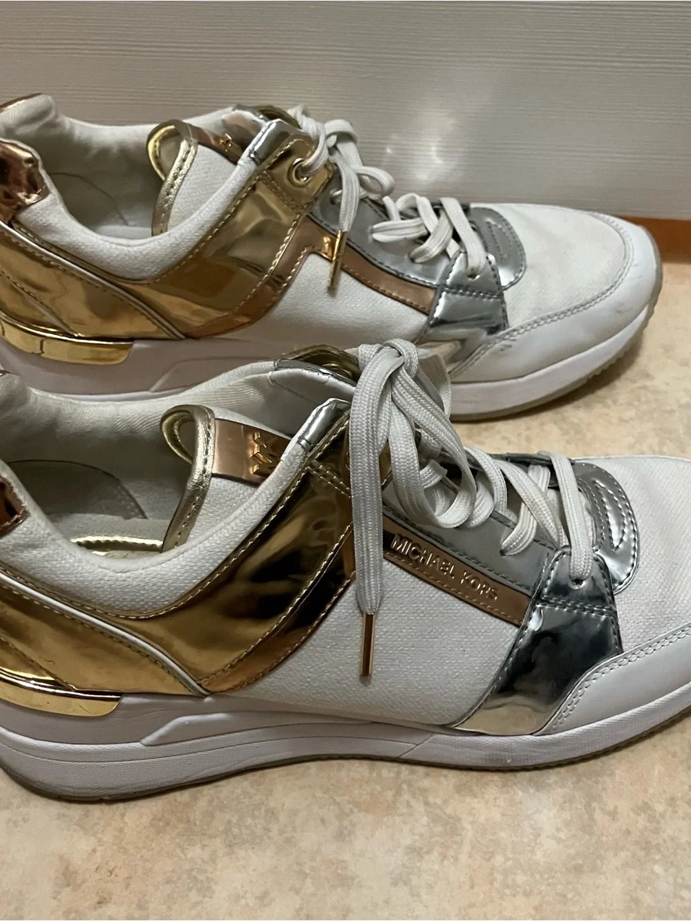 Michael Kors Georgie Trainer Wedge Sneakers Women’s 9.5M White Gold Silver Shoes